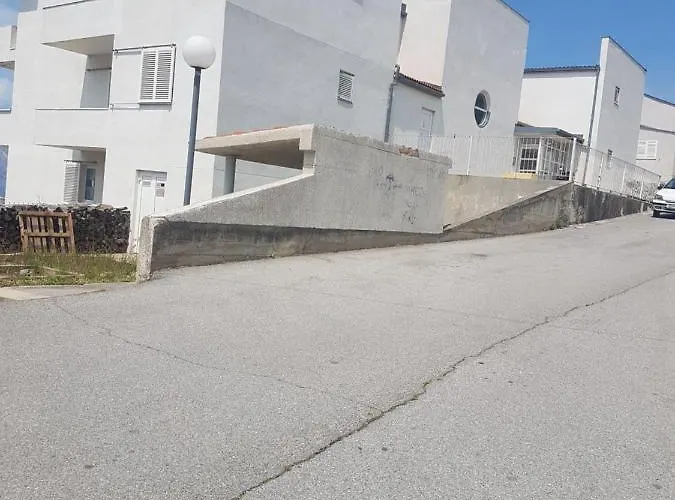 Apartment Tim
